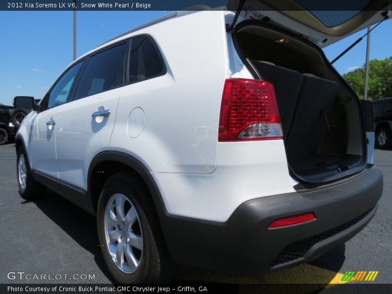 Snow White Pearl / Beige 2012 Kia Sorento LX V6