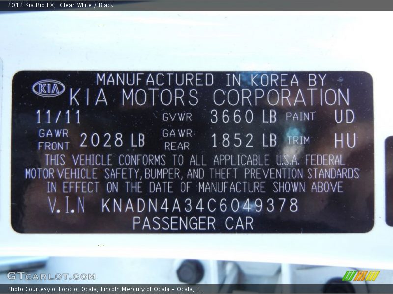 Clear White / Black 2012 Kia Rio EX