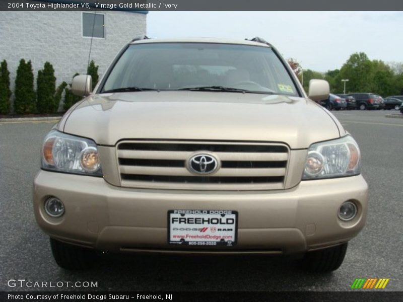 Vintage Gold Metallic / Ivory 2004 Toyota Highlander V6