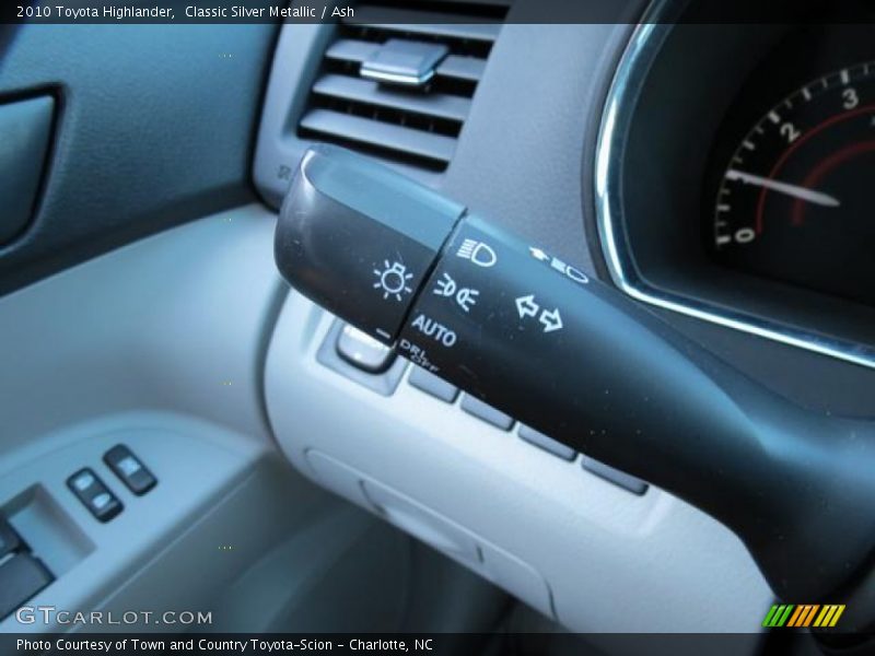 Classic Silver Metallic / Ash 2010 Toyota Highlander
