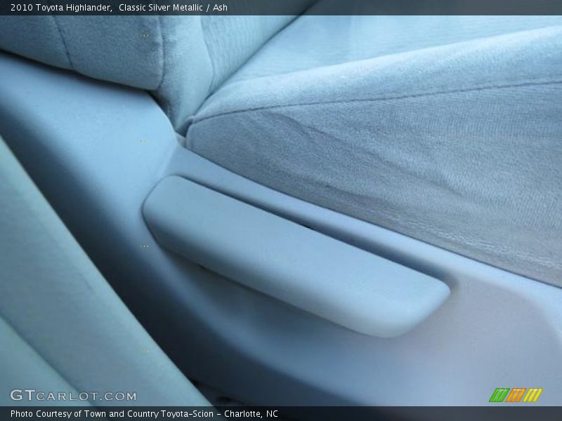 Classic Silver Metallic / Ash 2010 Toyota Highlander
