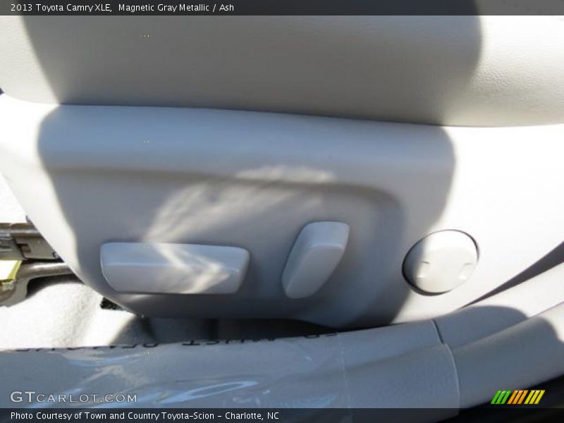 Magnetic Gray Metallic / Ash 2013 Toyota Camry XLE