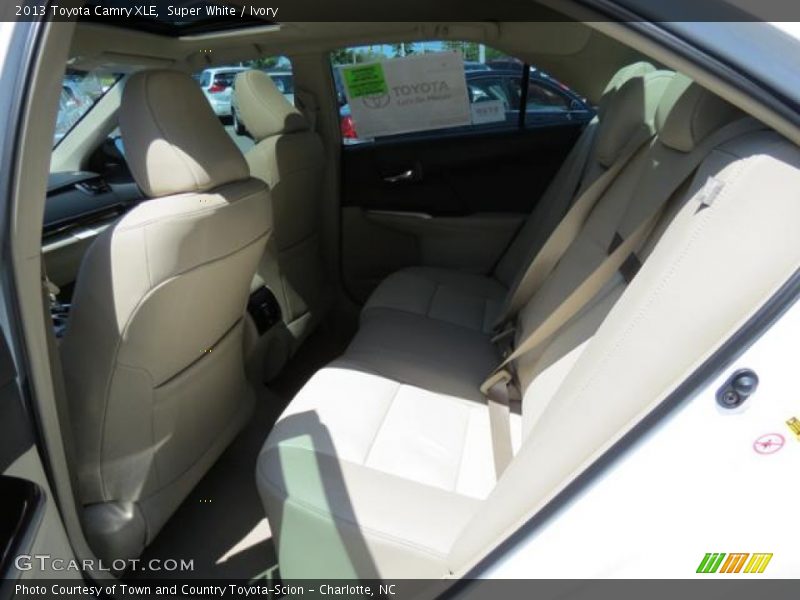 Super White / Ivory 2013 Toyota Camry XLE