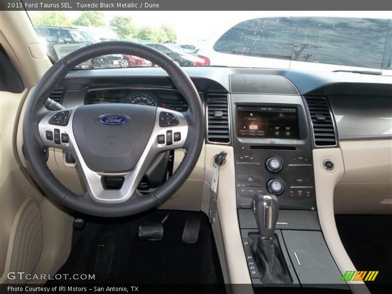 Tuxedo Black Metallic / Dune 2013 Ford Taurus SEL