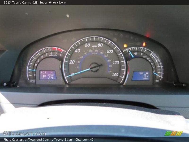 Super White / Ivory 2013 Toyota Camry XLE
