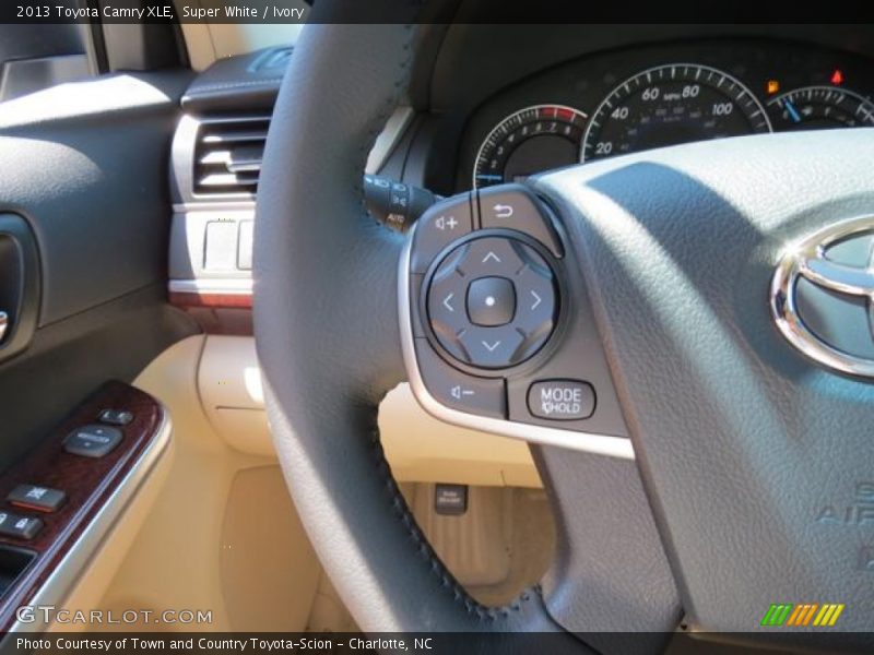 Super White / Ivory 2013 Toyota Camry XLE
