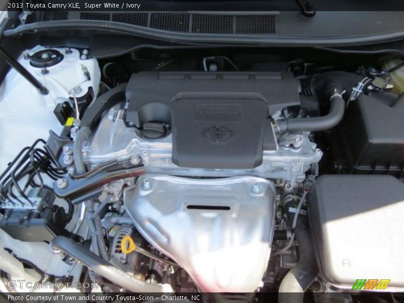 Super White / Ivory 2013 Toyota Camry XLE