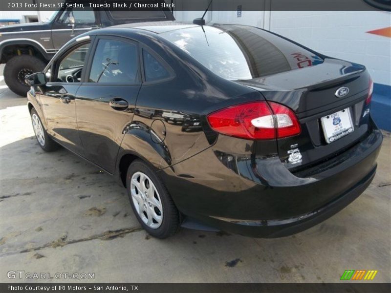 Tuxedo Black / Charcoal Black 2013 Ford Fiesta SE Sedan
