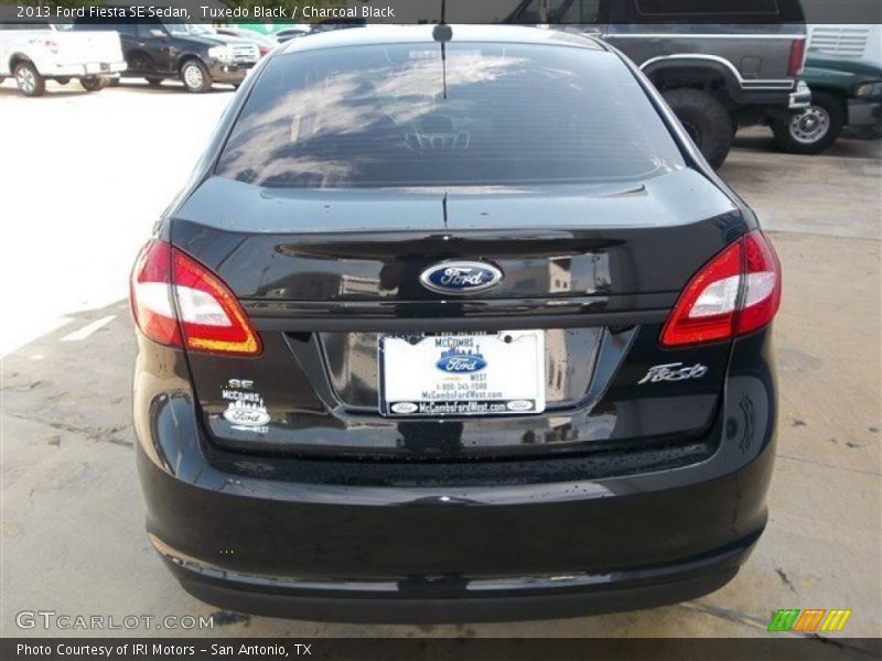 Tuxedo Black / Charcoal Black 2013 Ford Fiesta SE Sedan
