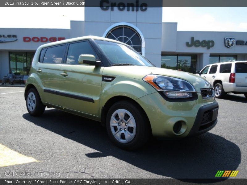 Alien Green / Black Cloth 2013 Kia Soul 1.6