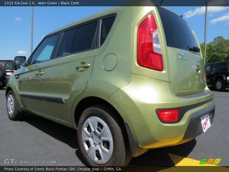 Alien Green / Black Cloth 2013 Kia Soul 1.6