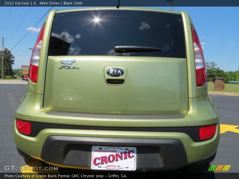 Alien Green / Black Cloth 2013 Kia Soul 1.6