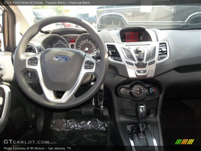 Tuxedo Black / Charcoal Black 2013 Ford Fiesta SE Sedan