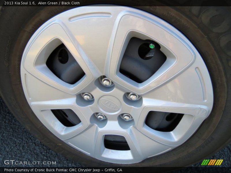 Alien Green / Black Cloth 2013 Kia Soul 1.6