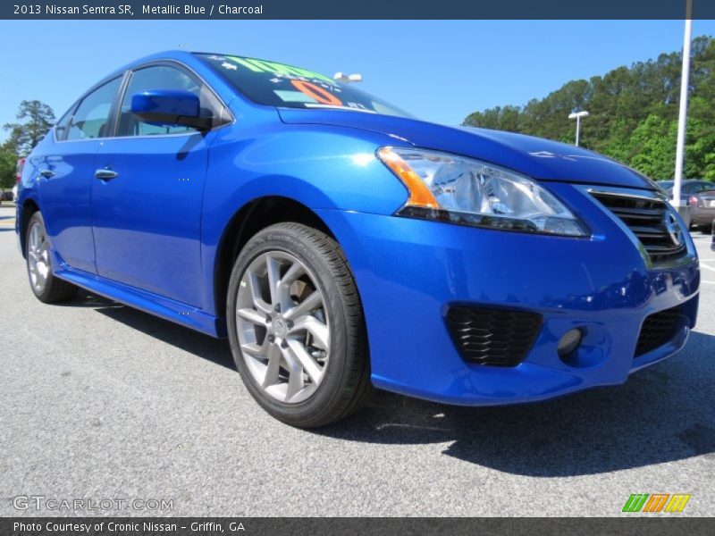 Front 3/4 View of 2013 Sentra SR