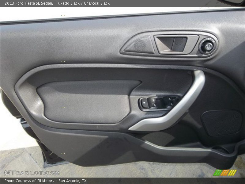 Tuxedo Black / Charcoal Black 2013 Ford Fiesta SE Sedan