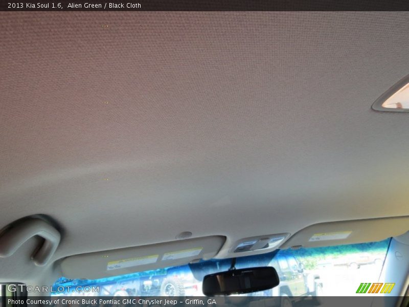 Alien Green / Black Cloth 2013 Kia Soul 1.6