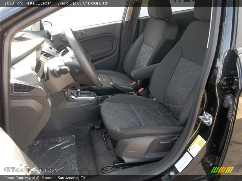 Tuxedo Black / Charcoal Black 2013 Ford Fiesta SE Sedan