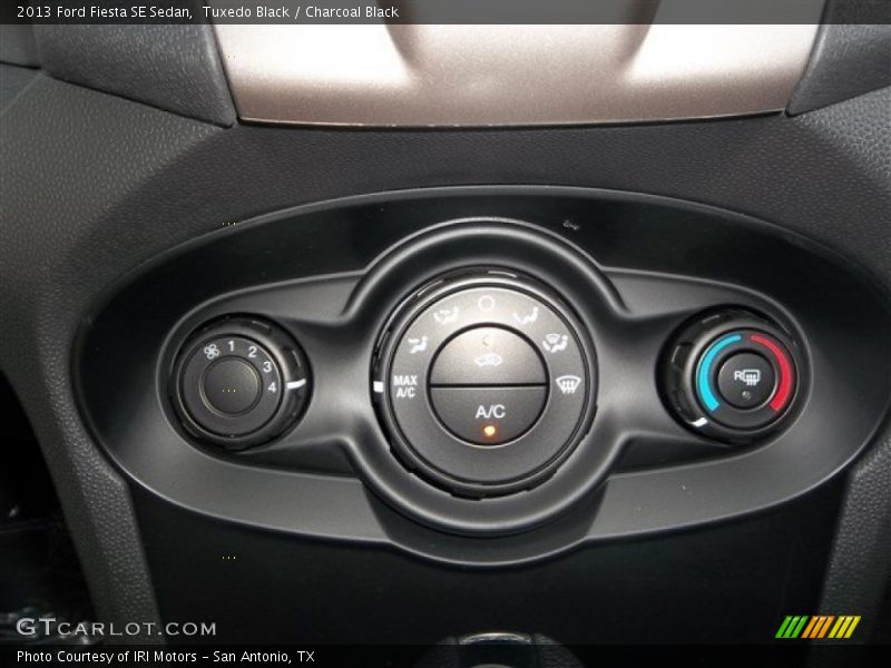 Tuxedo Black / Charcoal Black 2013 Ford Fiesta SE Sedan