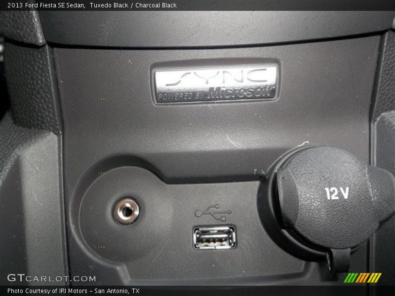 Tuxedo Black / Charcoal Black 2013 Ford Fiesta SE Sedan