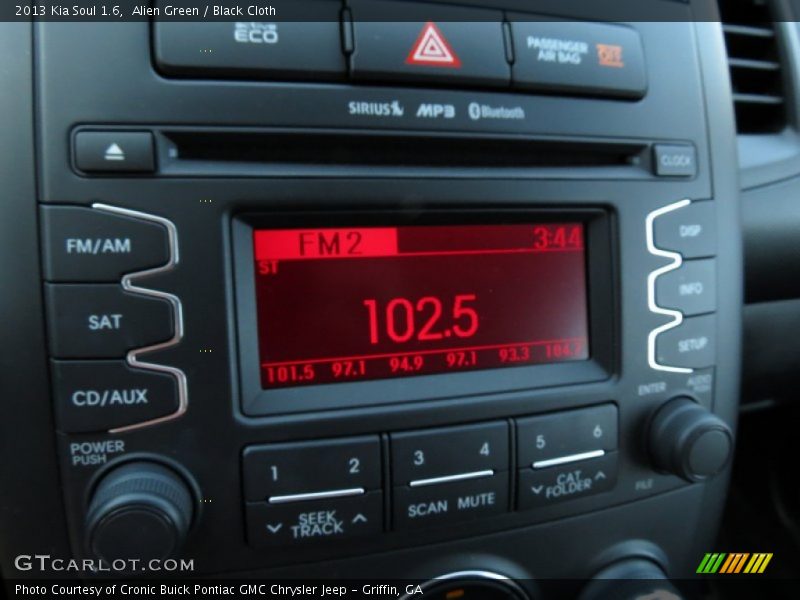 Alien Green / Black Cloth 2013 Kia Soul 1.6