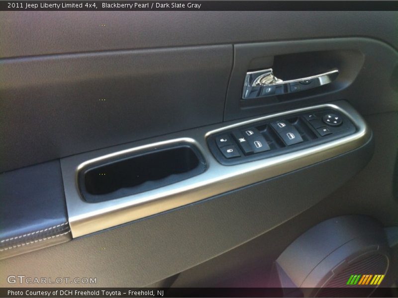 Blackberry Pearl / Dark Slate Gray 2011 Jeep Liberty Limited 4x4