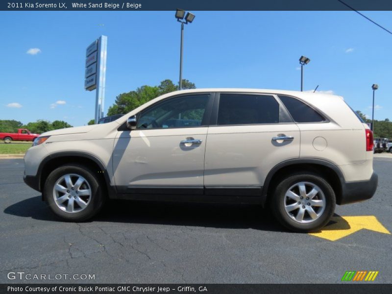 White Sand Beige / Beige 2011 Kia Sorento LX