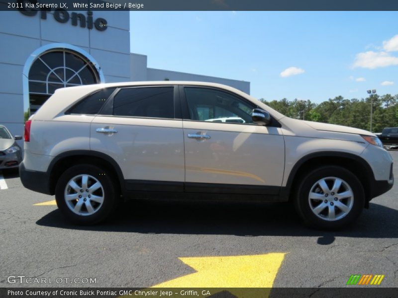 White Sand Beige / Beige 2011 Kia Sorento LX