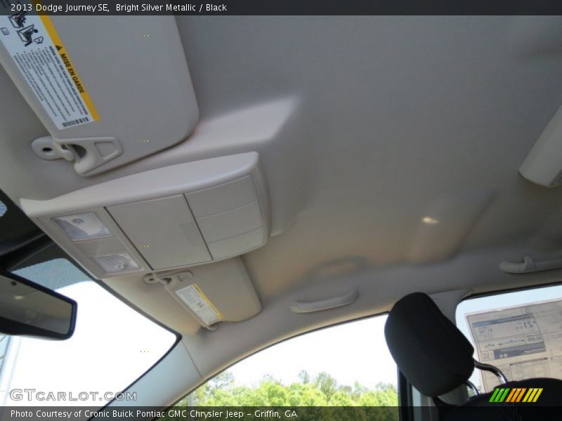 Bright Silver Metallic / Black 2013 Dodge Journey SE