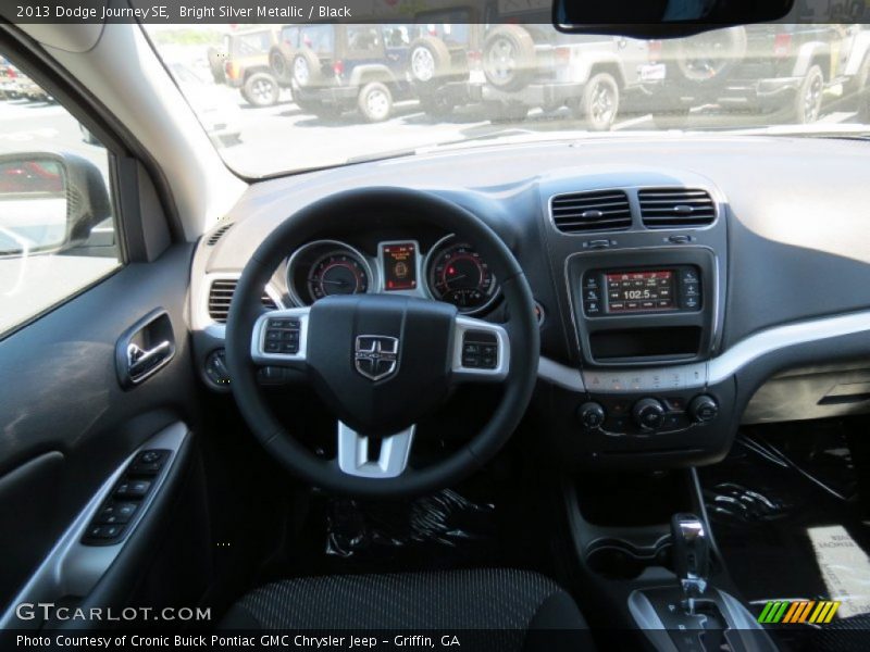Bright Silver Metallic / Black 2013 Dodge Journey SE