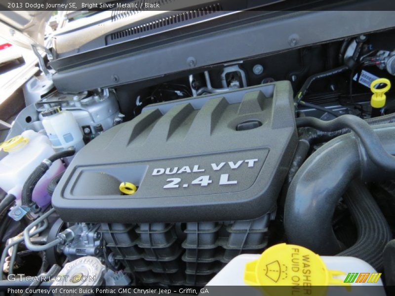 Bright Silver Metallic / Black 2013 Dodge Journey SE