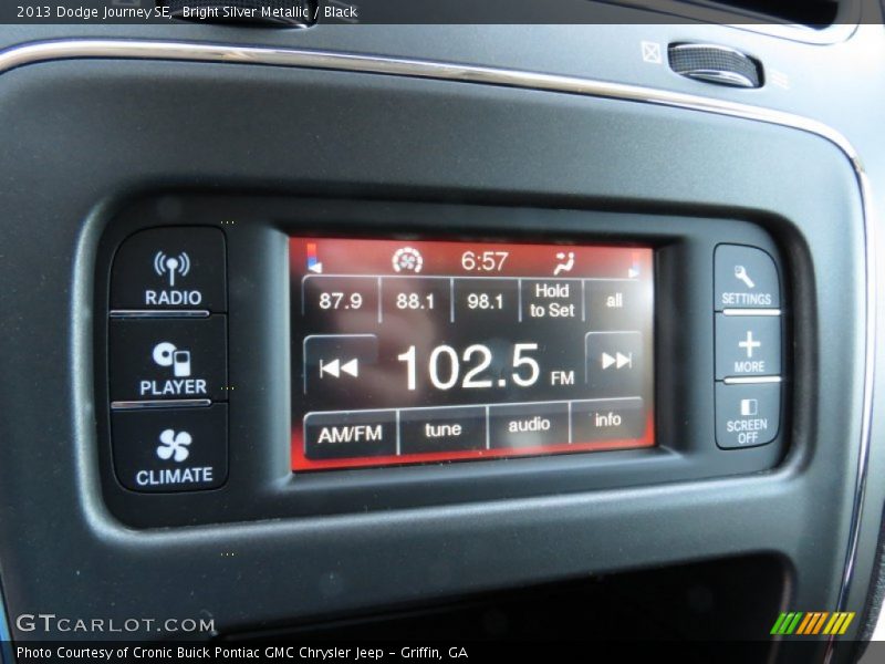 Bright Silver Metallic / Black 2013 Dodge Journey SE