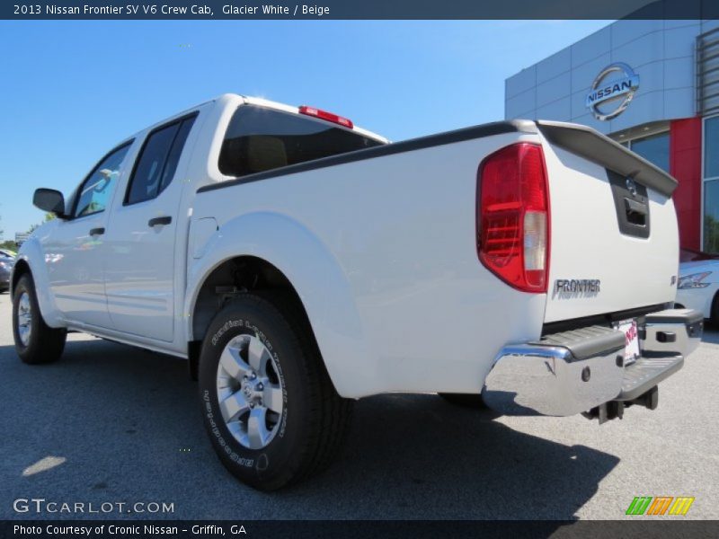 Glacier White / Beige 2013 Nissan Frontier SV V6 Crew Cab
