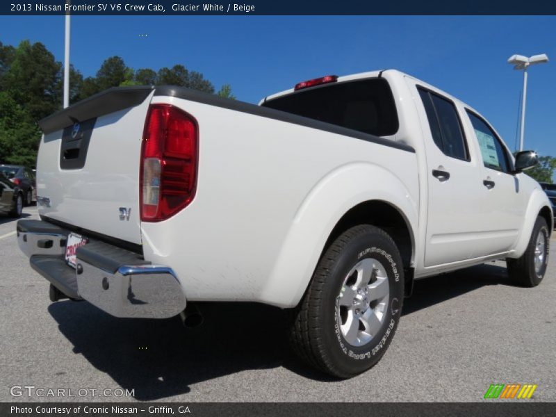 Glacier White / Beige 2013 Nissan Frontier SV V6 Crew Cab