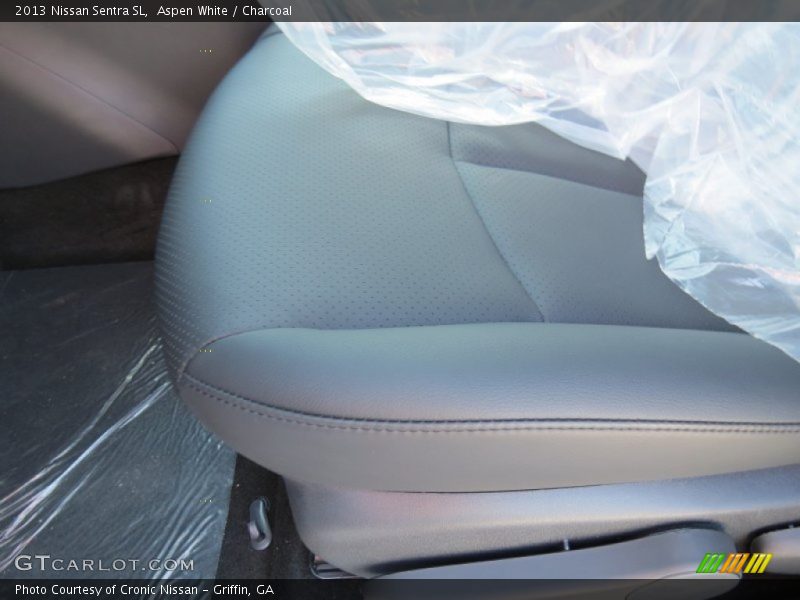 Aspen White / Charcoal 2013 Nissan Sentra SL