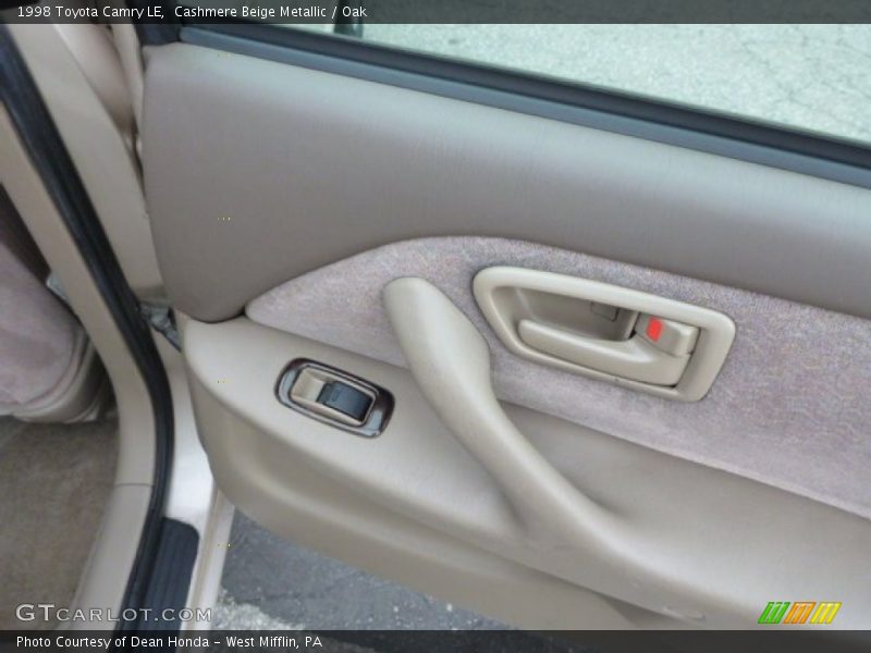 Cashmere Beige Metallic / Oak 1998 Toyota Camry LE
