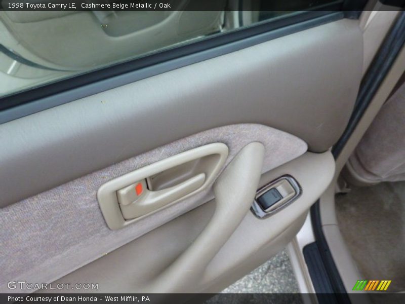 Cashmere Beige Metallic / Oak 1998 Toyota Camry LE