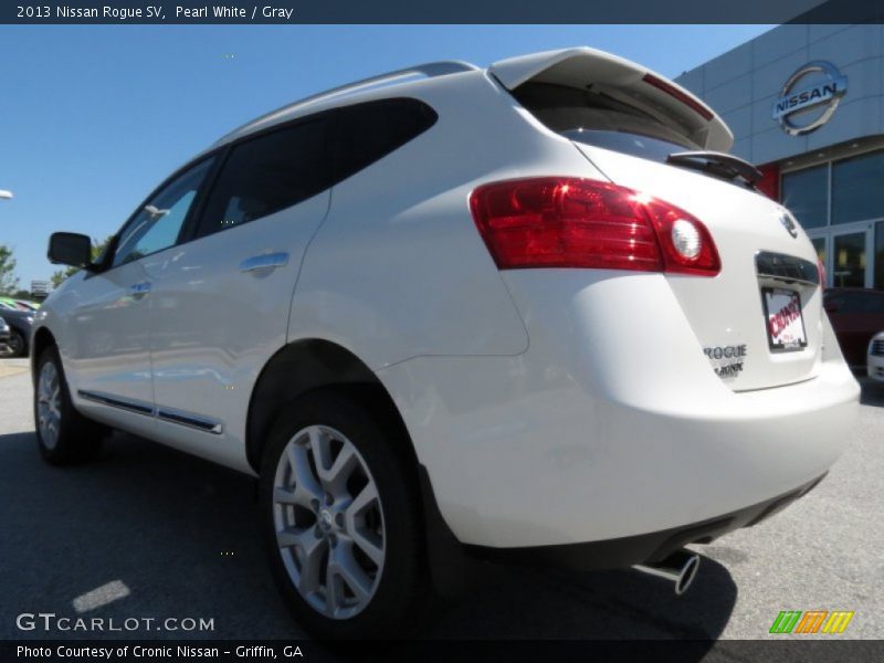 Pearl White / Gray 2013 Nissan Rogue SV