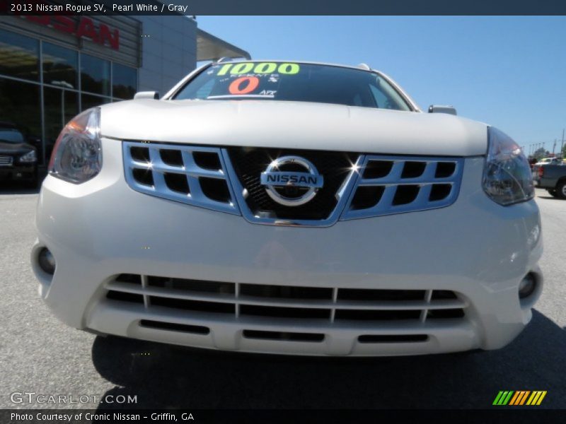 Pearl White / Gray 2013 Nissan Rogue SV