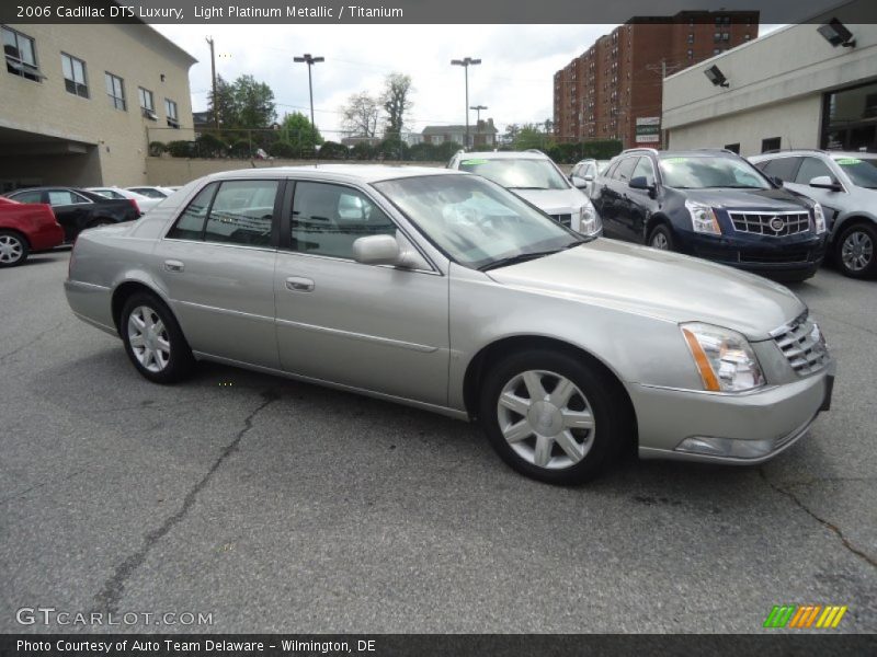 Light Platinum Metallic / Titanium 2006 Cadillac DTS Luxury
