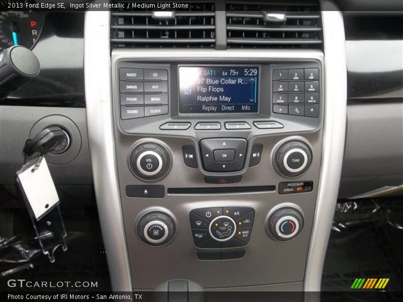 Ingot Silver Metallic / Medium Light Stone 2013 Ford Edge SE