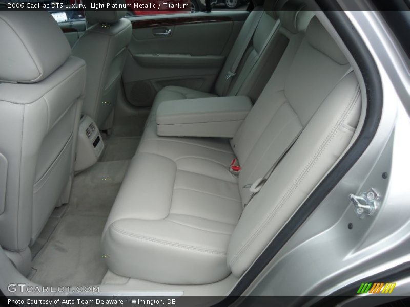 Light Platinum Metallic / Titanium 2006 Cadillac DTS Luxury
