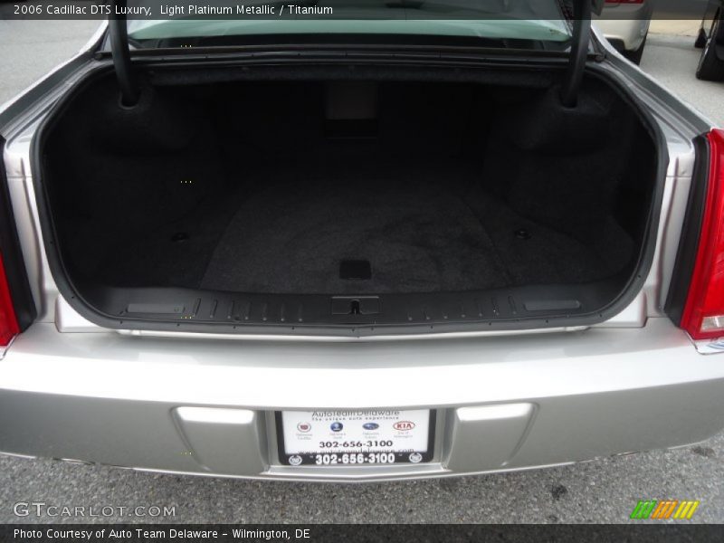 Light Platinum Metallic / Titanium 2006 Cadillac DTS Luxury