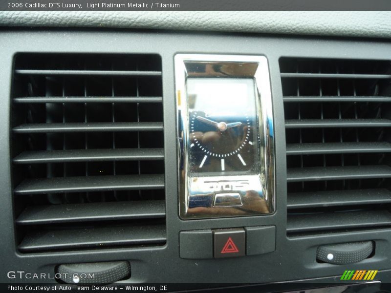 Light Platinum Metallic / Titanium 2006 Cadillac DTS Luxury