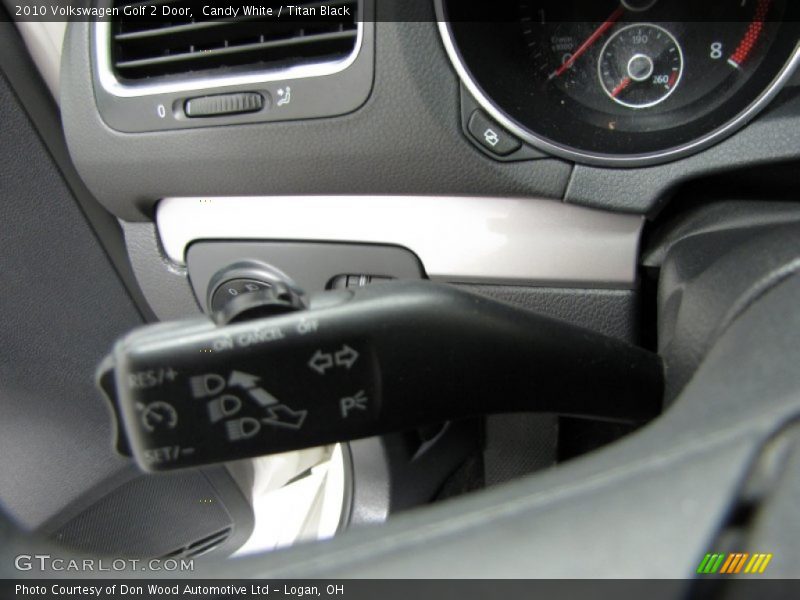Candy White / Titan Black 2010 Volkswagen Golf 2 Door