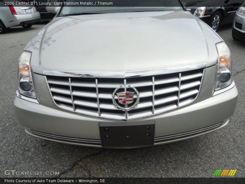 Light Platinum Metallic / Titanium 2006 Cadillac DTS Luxury