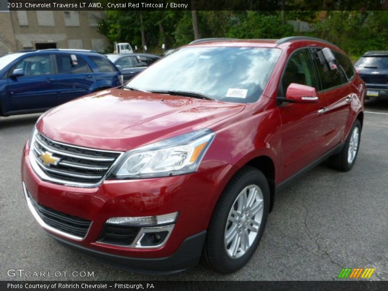 Front 3/4 View of 2013 Traverse LT AWD