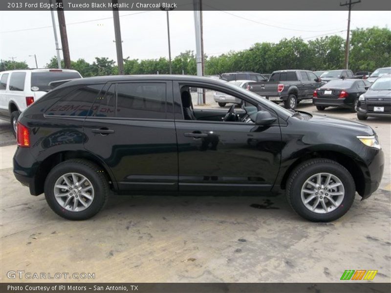 Tuxedo Black Metallic / Charcoal Black 2013 Ford Edge SE