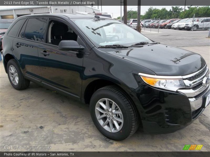 Tuxedo Black Metallic / Charcoal Black 2013 Ford Edge SE