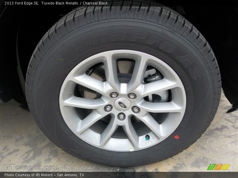 Tuxedo Black Metallic / Charcoal Black 2013 Ford Edge SE